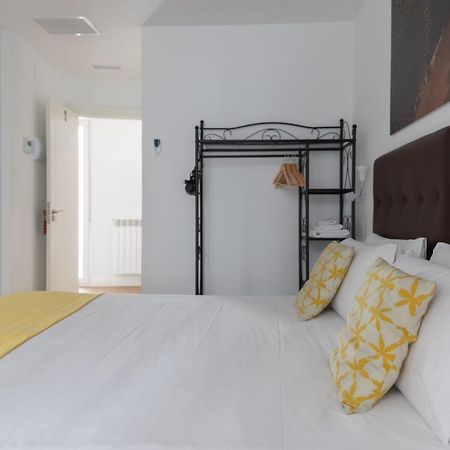 Hostal Puente De Hierro Logroño Eksteriør bilde