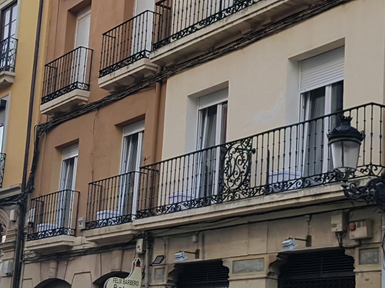 Hostal Puente De Hierro Logroño Eksteriør bilde